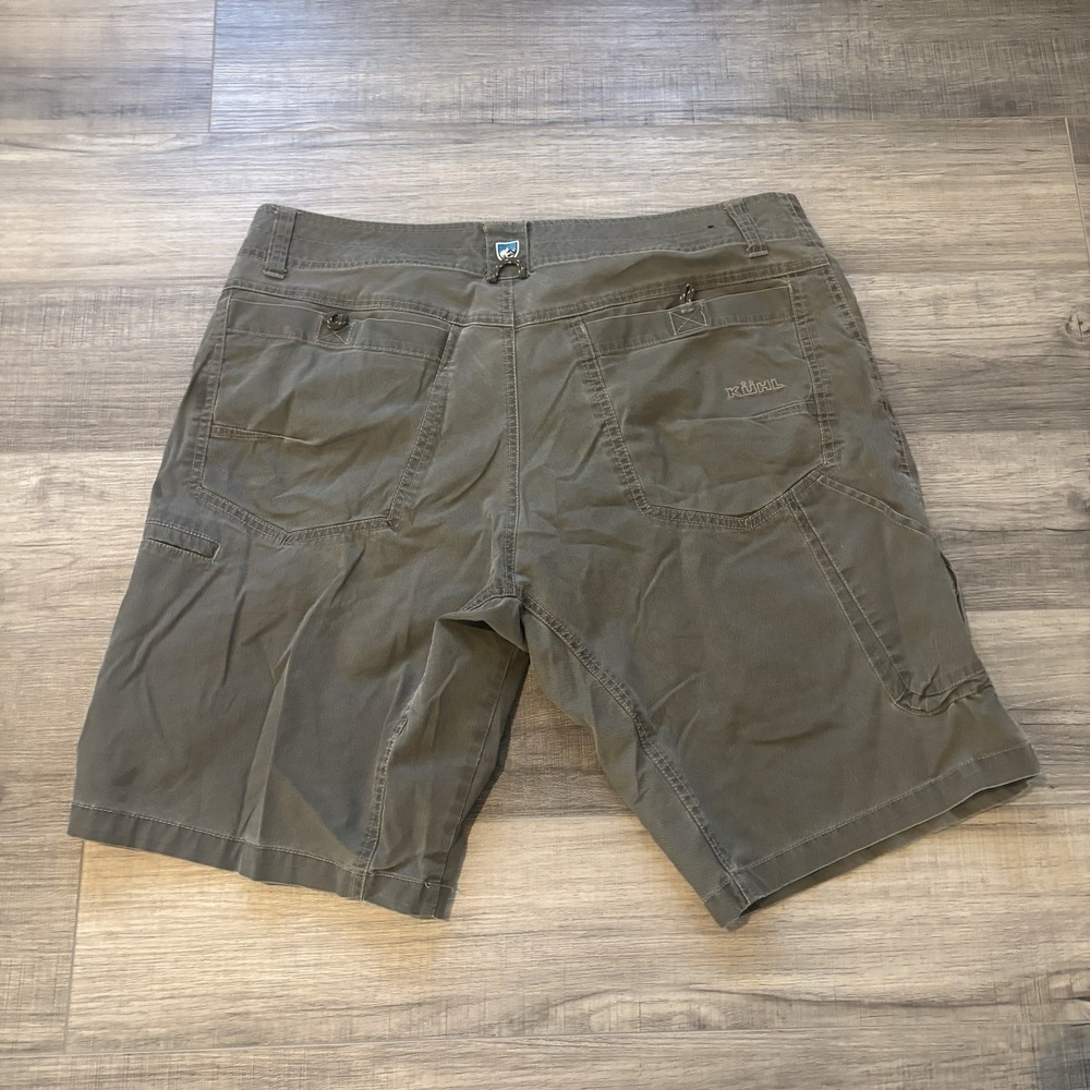 Kuhl Men's Vintage Patina Dye Hiking Shorts Zip Cargo Pockets Size 36 Olive - Picture 6 of 9